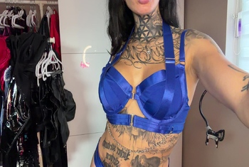 Strip, Selbstbefriedigung, Mega S****t