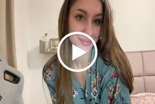 Ich möchte, dass du mir beschreibst, wie du auf meine Brüste kommen würdest... mehr