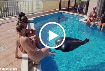 ValentinaLux: Pool Party with our Rubber Toy