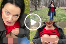 Kleine Snackpause im Wald für einen Blowjob
