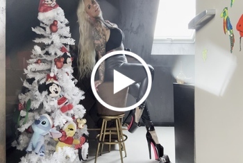 SteffiBlond: Uh mein Ficker meine geile Latexhose brauch Sperma