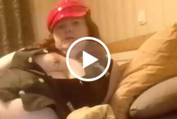 Willkommen an Board!! Geiler Stewardess im Kittel