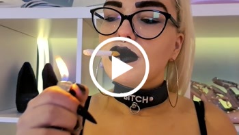 Gothic Smoking B**wjob!