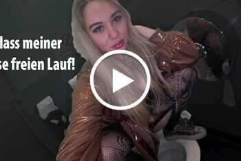 Queen_of_BDSM: Mein geilster Piss auf der öffentlichen Toilette! oline stellen 25.09.2025