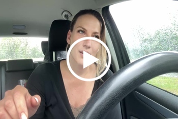 Julia-Winter: Wartezeit hasse ich! Naja dann besorg ich es mir solange im Auto!