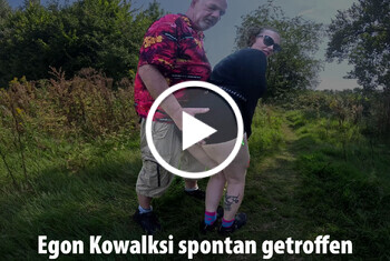 Outdoor B**wjob. Alter Mann verführt mich. EGON KOWALSKI