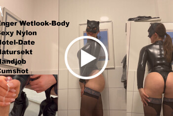 Wet-Wonder: Im ENGEN Wetlook-Body User VOLL GEPISST und ABGEMOLKEN!!