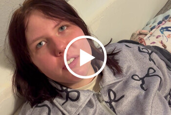 18jaehrige S******e lutscht gerne am S*****z