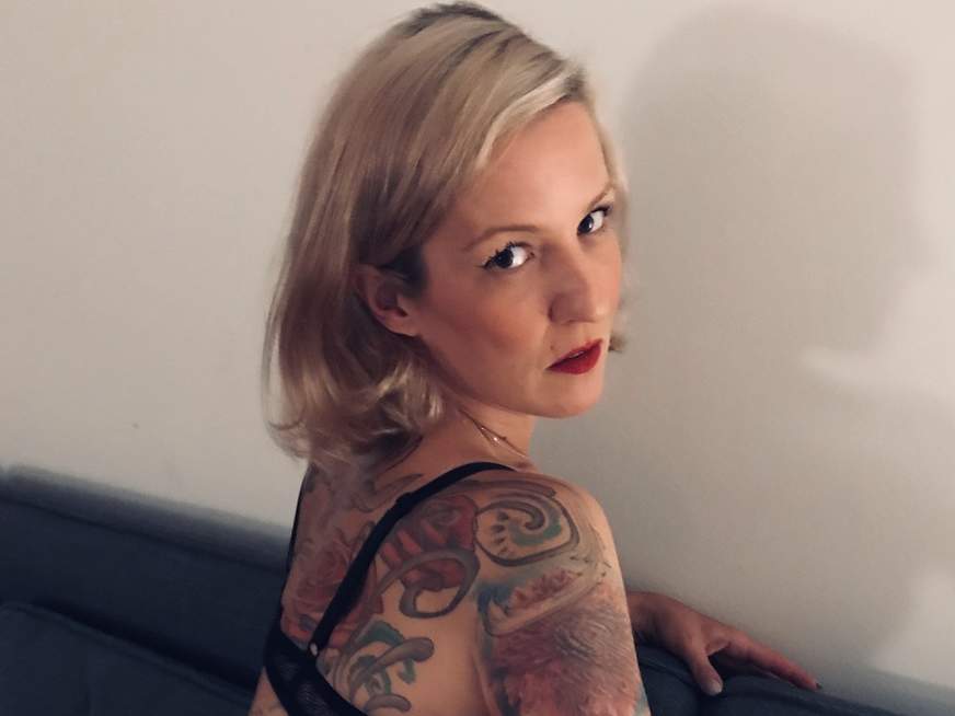 V*********te Dildo-f******i - Erotik Amateur