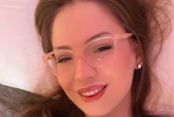 MonaDemure, 30 Jahre, Pornodarstellerin