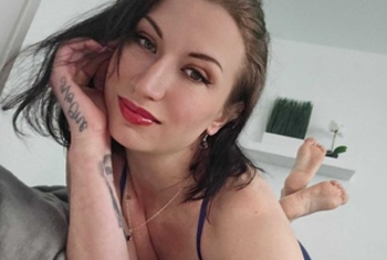 Stella-Sweet, 25 Jahre, Pornodarstellerin, aus Karlsruhe (Baden)