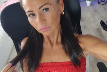 69, Girlfriendsex, Dirtytalk, Analsex, Sexspielzeuge, Tittenfick, Deepthroating (Hardcore Blasen), Gesichtsbesamung, Face-Sitting, Eier lecken, Große Brüste, Rollenspiele, Dreier , Sex-Parties, Nylon-Strapserotik, High-Heels, Fuß-Fetisch, Lack,Leder, Latex, Maskenspiele, Devote Rollen, Dominante Rollen