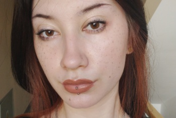 NasseRiley, 19 Jahre, Pornodarstellerin aus Tschechien