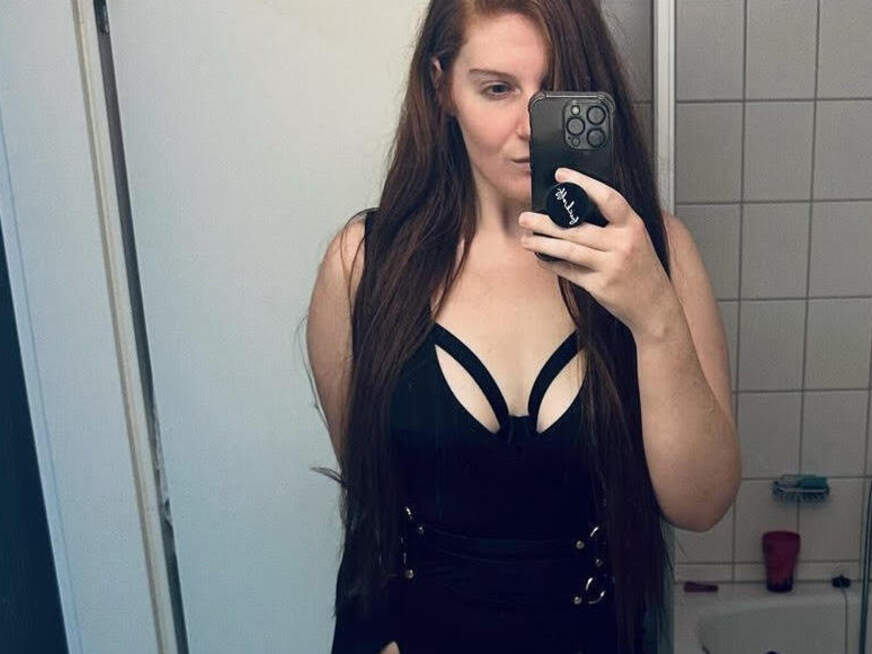 Ich besorge es mir geil selber mit einem Plug im A***h - Erotik Amateur