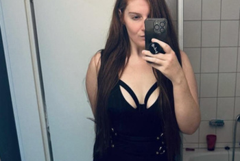 Kiaraloch19, 31 Jahre, Pornodarstellerin, aus Bielefeld