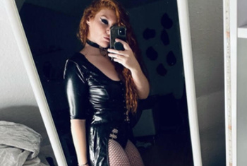 Kiaraloch19, 31 Jahre, Pornodarstellerin, aus Hannover