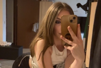 Melissanovic, 23 Jahre, Pornodarstellerin aus München 