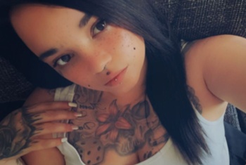 NaughtyQueen, 39 Jahre, Pornodarstellerin