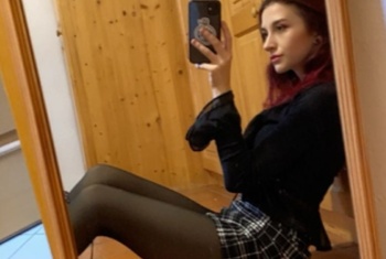 Redhottie, 21 Jahre, Pornodarstellerin aus Österreicch