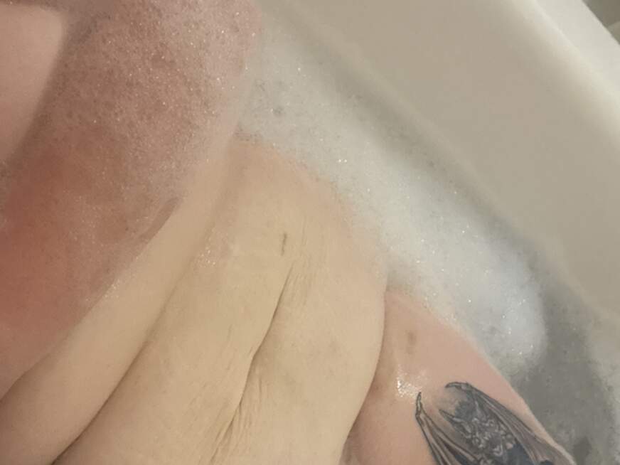 Nylons und Chucks - Erotik Amateur