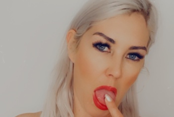 Cindy4you ᐅ 42 Jährige Pornodarstellerin