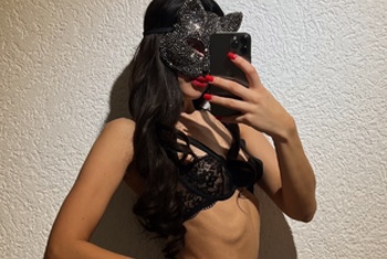 Lia-Bunny, 21 Jahre, Pornodarstellerin aus Bremen 