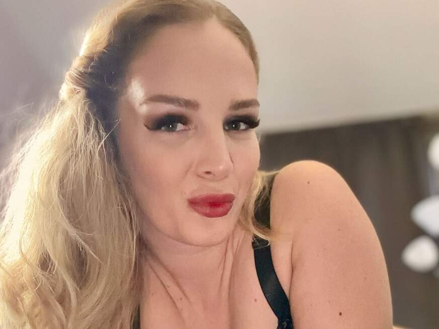 Meine M**e schmatzt so laut!! - Erotik Amateur