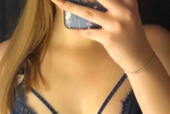 Roxywill, 20 Jahre, Pornodarstellerin