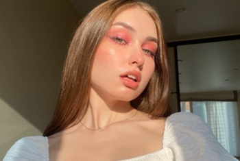 Bluelia, 19 Jahre, Pornodarstellerin, aus Russland