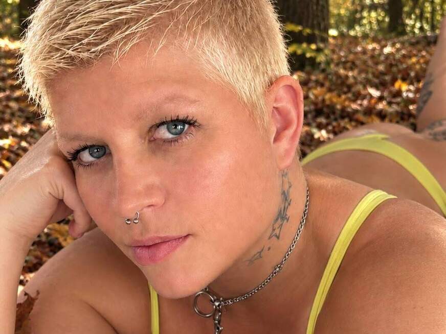 Geil wärend den  Chat - Erotik Amateur