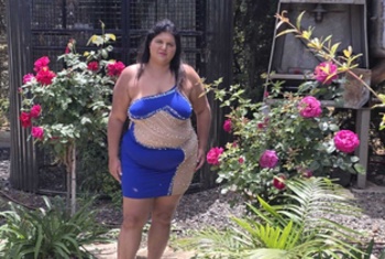AngelQueen  “Hey!  Join my live stream for good vibes, fun chats, and real connections. Don’t be shy — come say hi and be part of the energy!” „Hey!  Komm zu meinem Live-Stream für gute Vibes, spannende Gespräche und echte Begegnungen. Sei nicht schüchtern – sag Hallo und sei Teil der Community!“