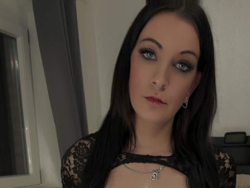 Kräftig den S**t rausgelassen - Erotik Amateur