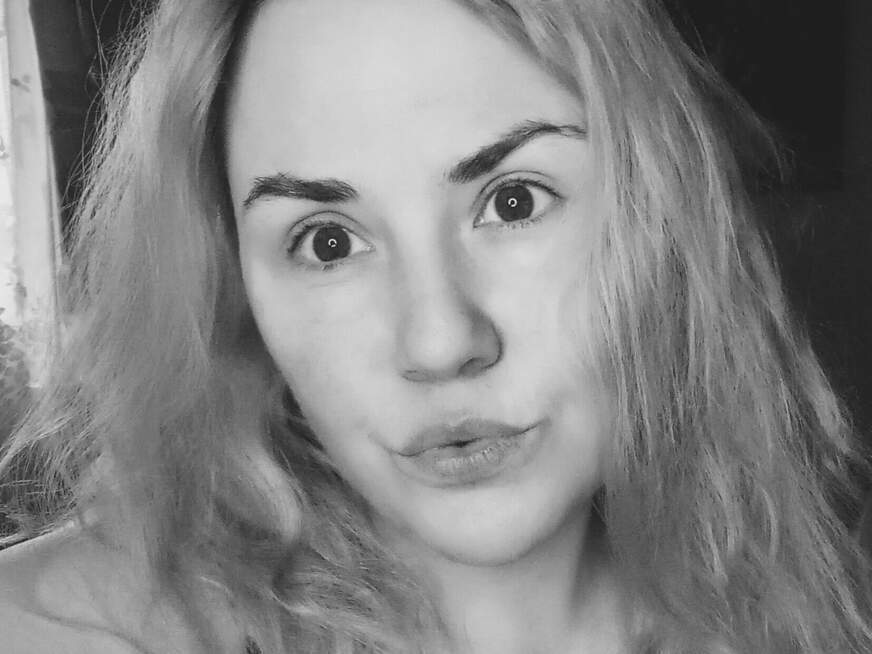 Milfs H*****b Teil 1.. Ich liebe es so einen S*****z in Hand zunehmen - Erotik Amateur