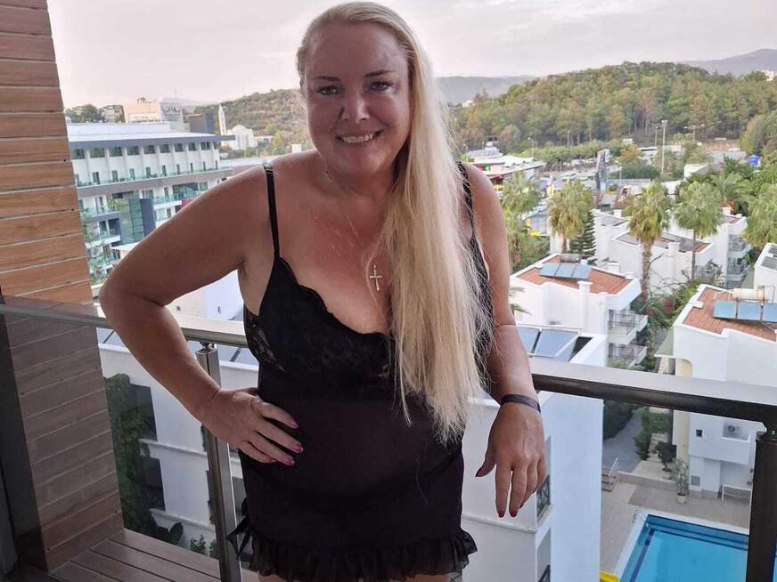 Dildo P***y F**k im Hotelbett nur ich und meine Geilheit! - Erotik Amateur