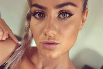 Emilyana, 32 Jahre, Pornodarstellerin, aus Deutschland