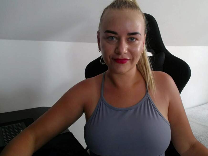 Nackt mit nylons und Spielzug,b**sen,DUO - Erotik Amateur