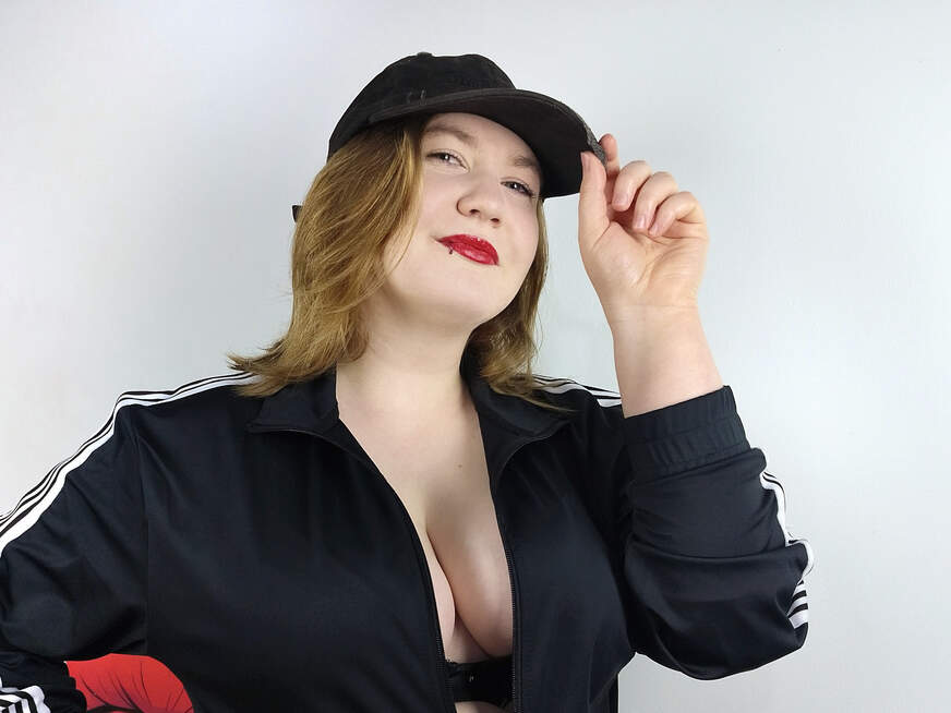 Striptease, Füße und Dildo Orgasmus - Erotik Amateur