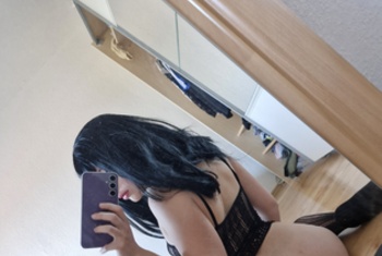 69, Girlfriendsex, Dirtytalk, Zungen-Analsex aktiv, Zeigen in der Öffentlichkeit, Sexspielzeuge, Tittenfick, Deepthroating (Hardcore Blasen), Gesichtsbesamung, Face-Sitting, Creampie, Große Schwänze, Lesbische Spiele, Rollenspiele, Doppelte Penetrationen, Sex-Parties, Nylon-Strapserotik, Fuß-Fetisch, Natursekt aktiv, Maskenspiele, Wachs-Spiele, Entführungsspiele, Devote Rollen, Demütigung, Rohrstockerziehungen, CBT (Schwanz- und Hodenzüchtigung), Rasur, Verhöre, Vorführung, Partnererziehung, Trampling