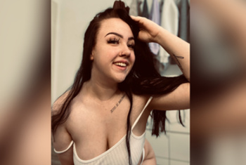 SofiaSexy, 20 Jahre, Pornodarstellerin