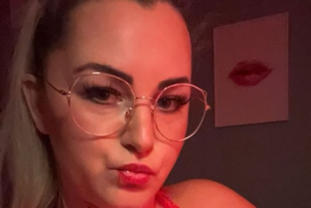 queenpeachi, 34 Jahre, Pornodarstellerin, aus Alland