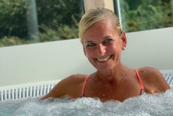 Karinle, 47 Jahre, Pornodarstellerin aus Freiburg im Breisgau