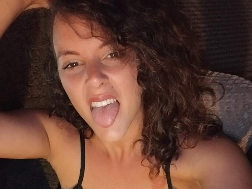 Heftiger Orgasmus und voll ausgelaufen ! Vorsicht, sehr laut !!! - Erotik Amateur