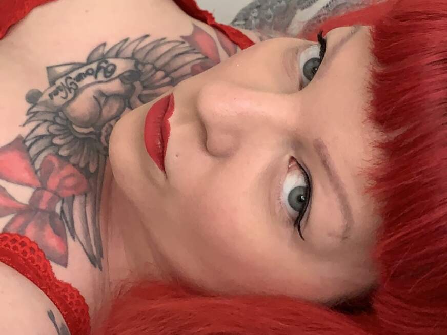 MiriiiRedhead