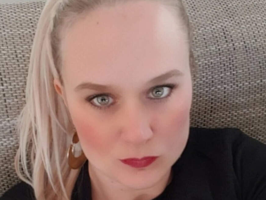 Ich Spiele Meine F*****e M****i Für dich! - Erotik Amateur