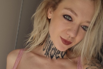 ValeryVenom, 29 Jahre, Pornodarstellerin