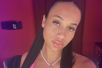 AylinCherry, 19 Jahre, Pornodarstellerin