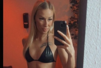 Vanni-doll, 20 Jahre, Pornodarstellerin, aus Hamburg