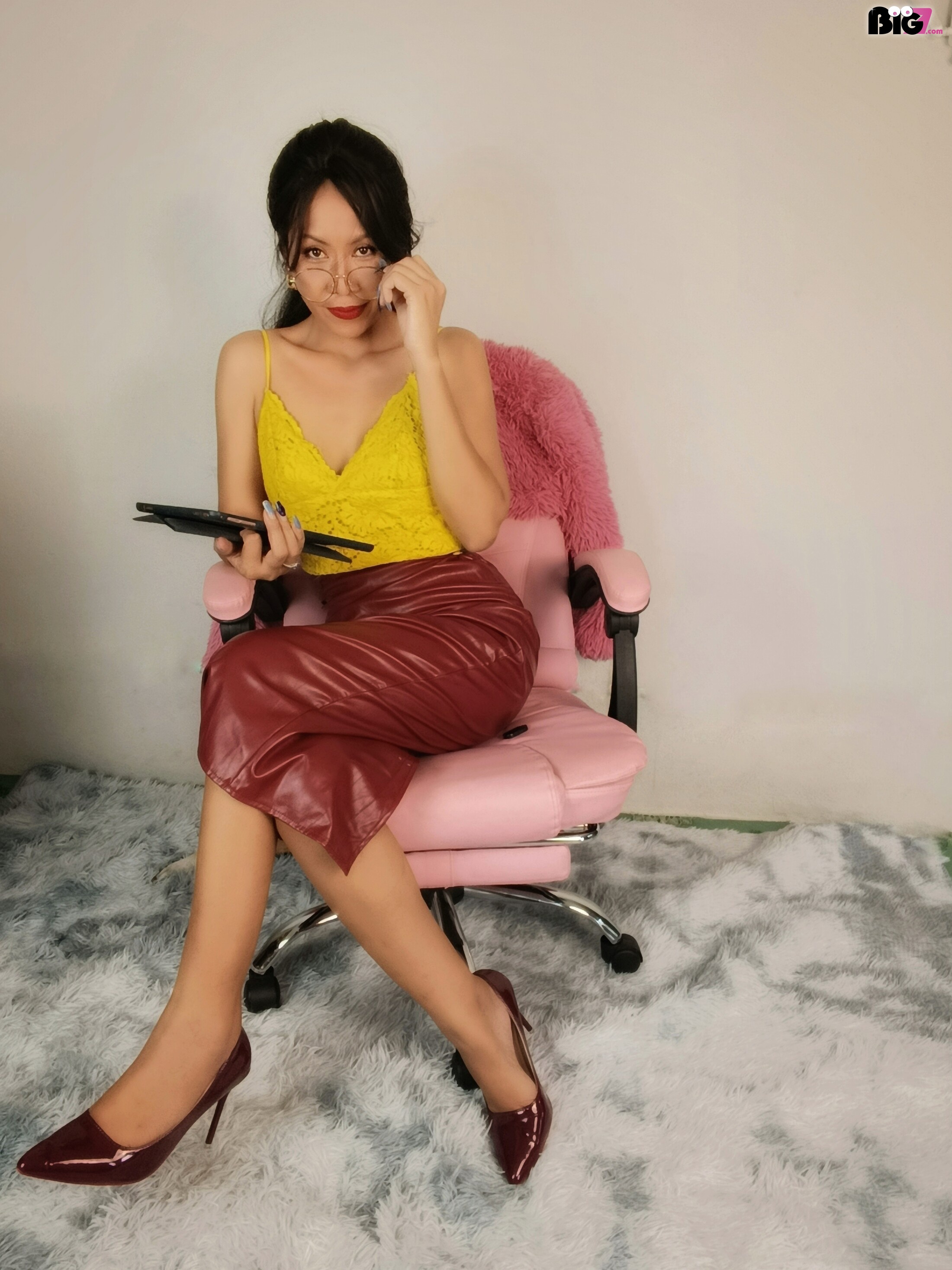 69, Dirtytalk, Zungen-Analsex passiv, Zeigen in der Öffentlichkeit, Sexspielzeuge, Tittenfick, Face-Sitting, Eier lecken, Große Brüste, Rollenspiele, Nylon-Strapserotik, High-Heels, Fuß-Fetisch, Lack,Leder, Latex, Natursekt aktiv, Dominante Rollen, Rasur