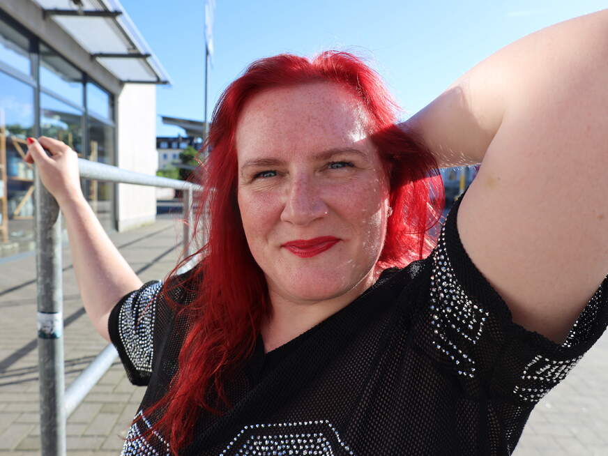 Den Mann meiner Freundin im Kino g*****t - Erotik Amateur