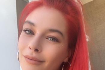 R0se, 32 Jahre, Pornodarstellerin